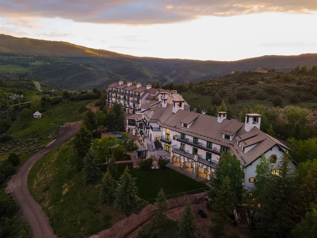 All Points North Lodge - Photo 2