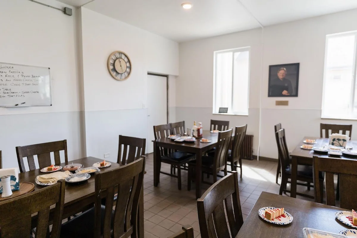 Sobriety House - Photo 5