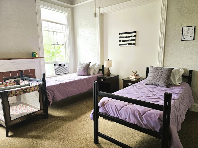 ARTS Sober Living Home for Women - Photo 3