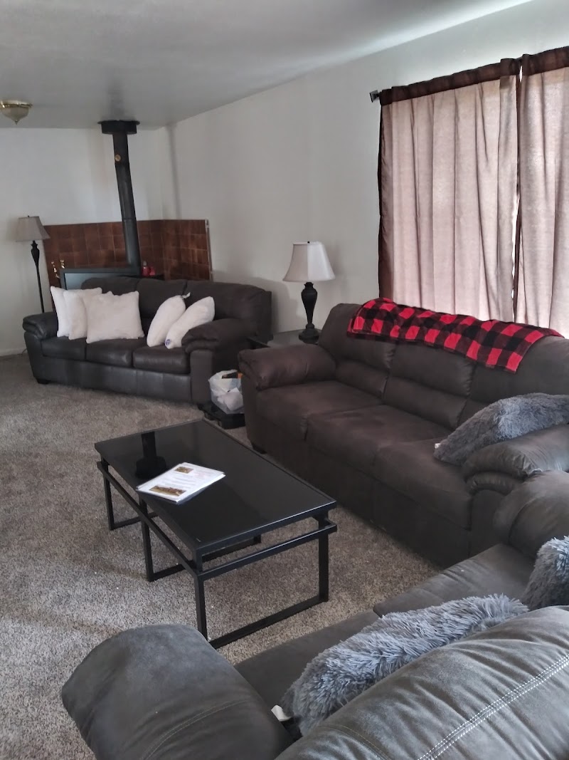 Sammies Sober Living House - Photo 1