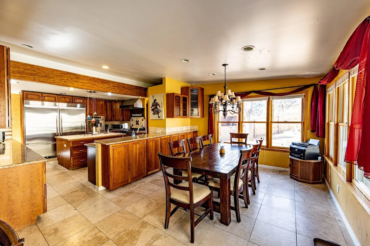 Sophrosyne Sober Living - Photo 3